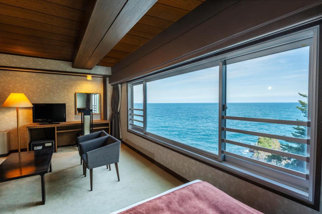 Hotel New Akao Atami  Exterior photo